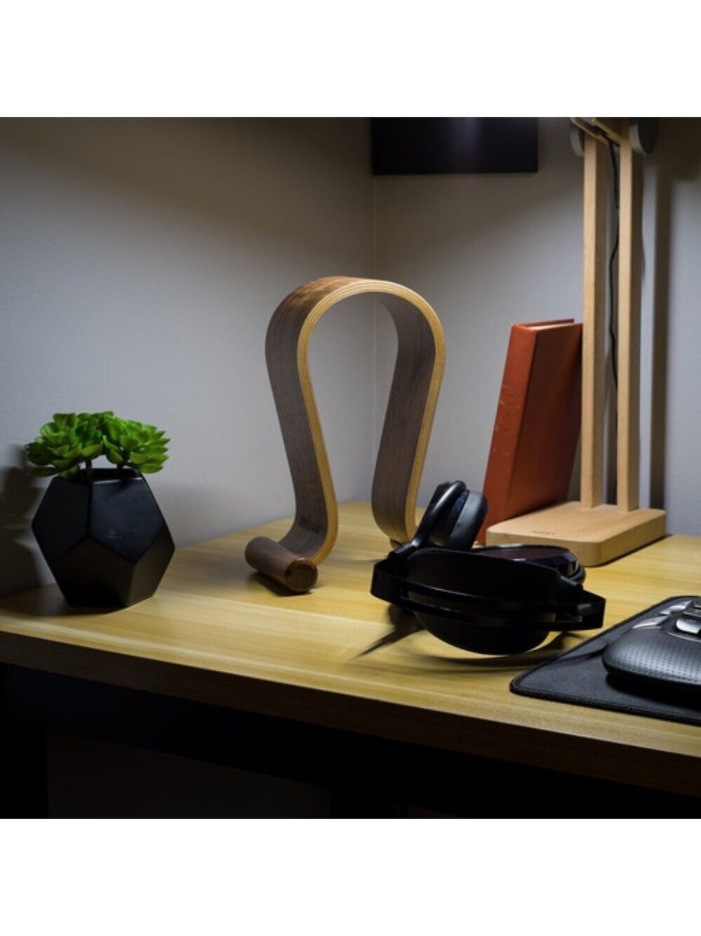Wooden Headphone Stand Display Tabletop Holder for Headsets (Deco Gear) - Picture 4 of 13
